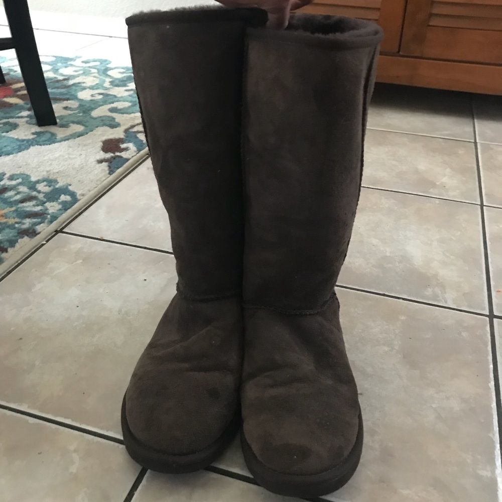 Like NEW UGGS!!  Size 9!